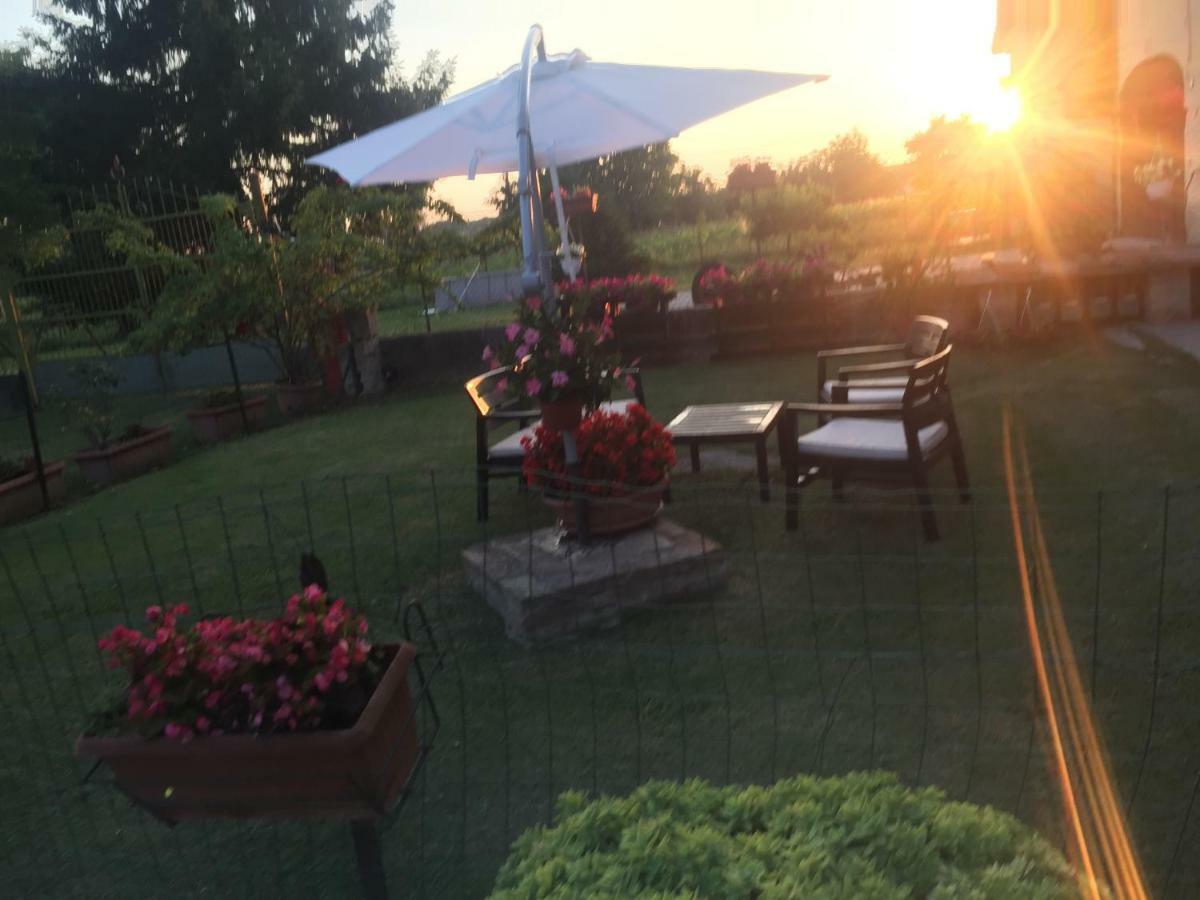 B&B Happiness In The Country Brescello Eksteriør bilde