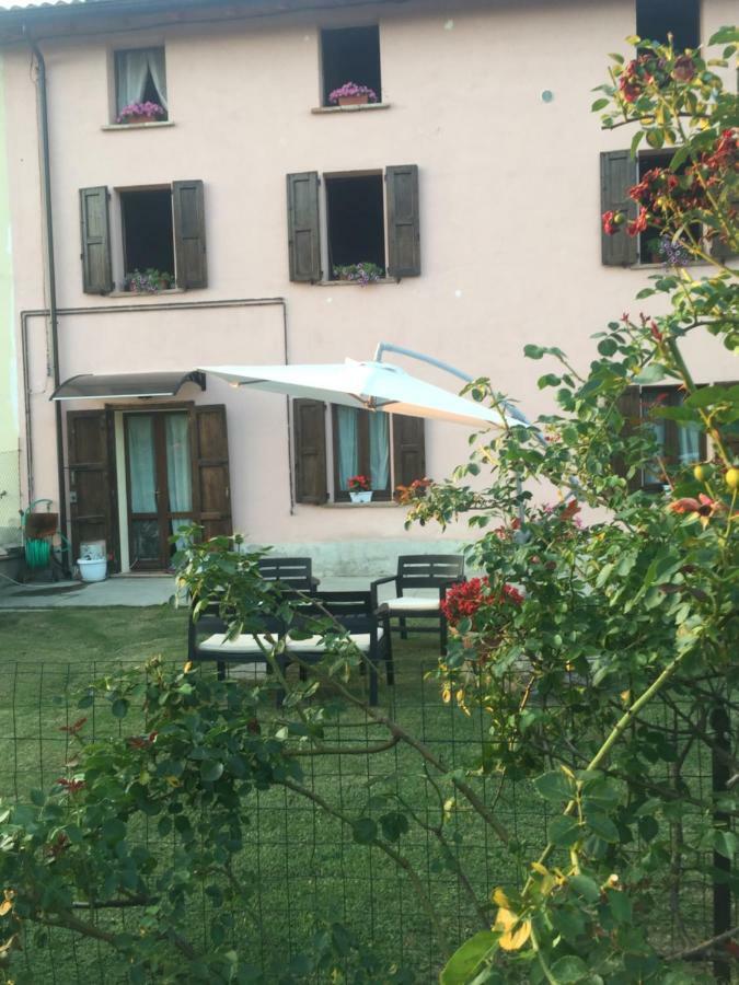 B&B Happiness In The Country Brescello Eksteriør bilde